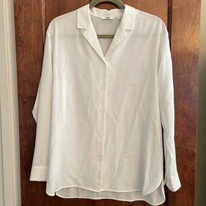 Uniqlo white button down blouse. Size XL. Rayon polyester blend. Machine wash